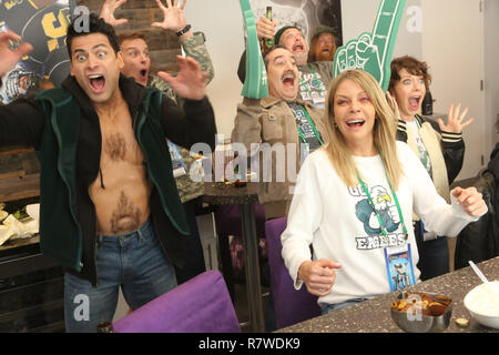 Charlie Day, Mary Elizabeth Ellis, Kaitlin Olson, Rob McElhenney, Glenn  Howerton It's Always Sunny in Philadelphia & The League Season Premiere  Hollywood. USA - 09.10.12 Where: Hollywood, CA When: 09 Oct 2012 Stock  Photo - Alamy