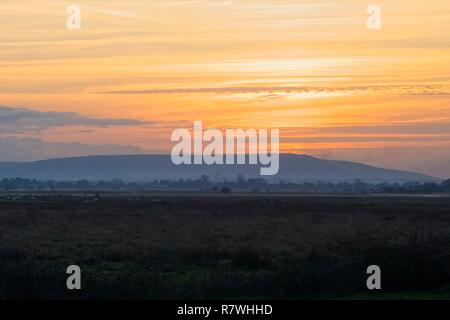 Pevensey Levels, UK. 11th Dec 2018.UK weather. Mist forms at sunset on the Pevensey Levels after a cold but bright day in East Sussex, UK. Credit: Ed Brown/Alamy Live News Stock Photo