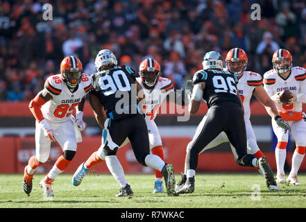 Cleveland, Ohio, USA. 9th Dec, 2018. Cleveland Browns offensive guard Kevin  Zeitler (70) at the NFL football game between the Carolina Panthers and the  Cleveland Browns at First Energy Stadium in Cleveland