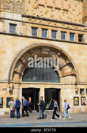 Whitechapel Art Gallery, a popular contemporary exhibition space, on Whitechapel High Street, next to Aldgate East tube station, in east London, UK Stock Photo