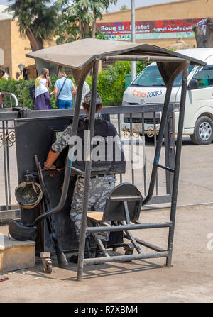 Cairo, Egypt - September 16, 2018: Egyptian security forces guard the entrance to the touristic areas.Since the 90's tourist became a target by milita Stock Photo