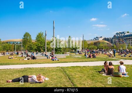 France, Paris, Chatelet-Les Halles, the Nelson Mandela garden and the Forum des Halles and its canopy in the background Stock Photo