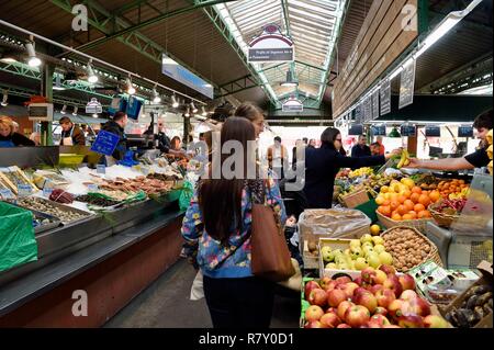 France, Paris, Le Marais district, Marche des Enfants Rouges Stock Photo