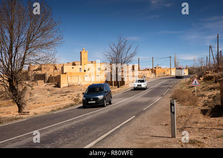 Morocco, Midelt, small traditional village mosque beside highway though Atlas Mountains, Stock Photo