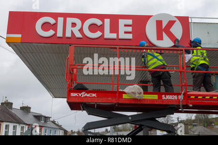 circle K franchise sign being installed Stock Photo