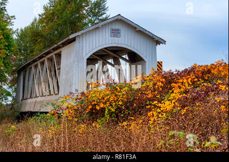 Scio, Oregon, USA - October 6,2015:  The Gilkey Covered Bridge, built in 1939 and reconditioned in 1998 and crosses Thomas Creek in rural Linn County  Stock Photo