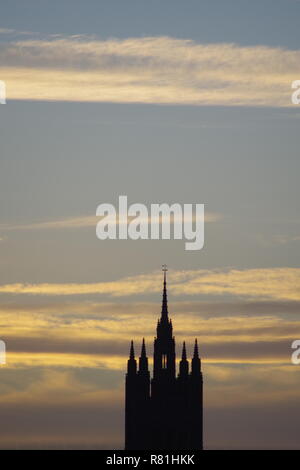 Silhouette of the Gothic Mitchell Tower, Marischal College and the Aberdeen Skyline at Sunset. Aberdeen, Scotland, UK Stock Photo