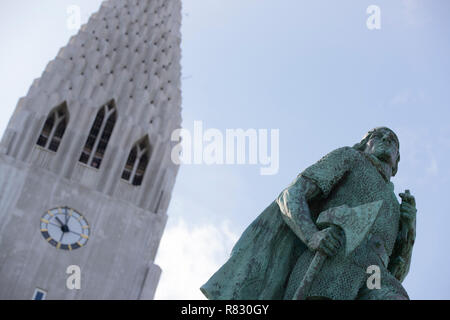 Statue of Lief Ericksson and Hallgrimskirkja Cathedral, Reykjavik, Iceland Stock Photo