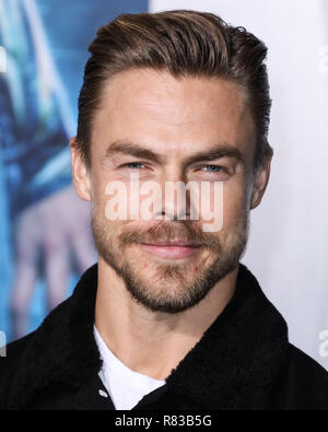 Los Angeles, USA. 12th Dec 2018,  Derek Hough arrives at the Los Angeles Premiere Of Warner Bros. Pictures' 'Aquaman' held at the TCL Chinese Theatre IMAX on December 12, 2018 in Hollywood, Los Angeles, California, United States. (Photo by David Acosta/Image Press Agency) Credit: Image Press Agency/Alamy Live News Stock Photo