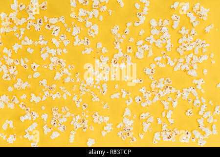 seamless pattern of fresh tasty popcorn isolated on yellow Stock Photo