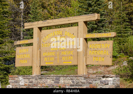 Continental Divide sign splitting Banff National Park, Alberta, and Kootenay National Park, British Columbia, Canada Stock Photo