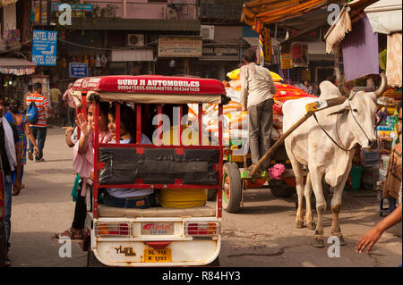 Street scene at Main Bazar Paharganj, New Delhi, India Stock Photo