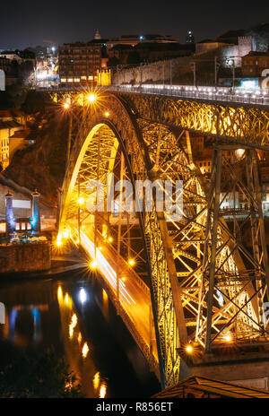 Dom Luis I bridge illuminated at night in Porto, Portugal Stock Photo