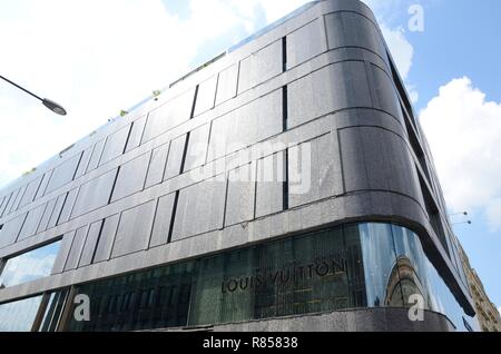 Louis Vuitton store in Warsaw, Poland Stock Photo: 79142923 - Alamy