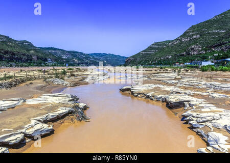 December 13, 2018 - Linfen, Linfen, China - Linfen, CHINA-Scenery of Hukou Waterfall at Yellow River in northwest ChinaÃ¢â‚¬â„¢s Shanxi Province. (Credit Image: © SIPA Asia via ZUMA Wire) Stock Photo