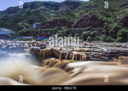 December 13, 2018 - Linfen, China - Scenery of Hukou Waterfall at Yellow River in northwest China's Shanxi Province. (Credit Image: © SIPA Asia via ZUMA Wire) Stock Photo