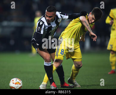 Thessaloniki, Greece. 13th Dec, 2018. PAOK's Leo Jaba (L) fight for the ball with BATE Borisov's Stanislaw Drahun (R) during a soccer match between PAOK FC and BATE Borisov FC. Group Stage Europa League soccer match between PAOK FC and BATE Borisov FC. Credit: Giannis Papanikos/ZUMA Wire/Alamy Live News Stock Photo