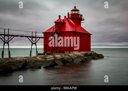 Stormy skies on a cold fall/autumn day looking out at the pier head lighthouse, Sturgeon Bay, Door County, Wisconsin. Stock Photo