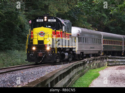 Diesel locomotive ALCOA C420 number CVSR 365. Operated as special event on the Cuyahoga Valley Scenic Railroad. Ohio & Erie Canal Towpath Trail, near  Stock Photo