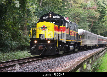 Diesel locomotive ALCOA C420 number CVSR 365. Operated as special event on the Cuyahoga Valley Scenic Railroad. Ohio & Erie Canal Towpath Trail, near  Stock Photo