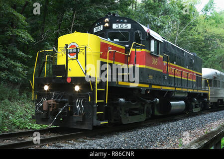 Diesel locomotive ALCOA C420 number CVSR 365. Operated as special event on the Cuyahoga Valley Scenic Railroad. Ohio & Erie Canal Towpath Trail, near  Stock Photo