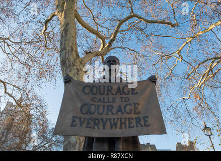 Suffragist Millicent Fawcett bronze statue by Gillian Wearing, Parliament Square, London Stock Photo