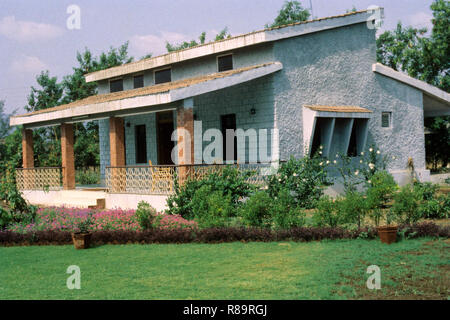 farmhouse bungalow garden lawn panvel mumbai bombay maharashtra india PR#787 Stock Photo