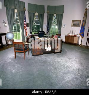 Caroline Kennedy Kerry Kennedy Resolute Desk b. Stock Photo