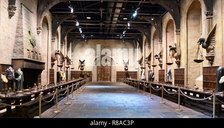 The Great Hall of Hogwarts School of Witchcraft and Wizardry in Harry ...