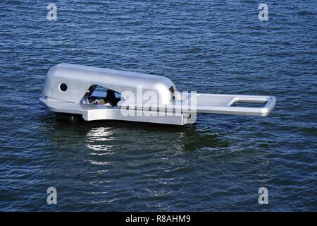 Shaped Like A Zip Fastener, This 9-Meter-Long Ship Looks