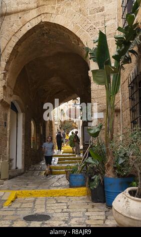 Jaffa, Israel. 24th Oct, 2018. Narrow alleys and medieval urban development characterise the old town of Jaffa, which has been reconstructed with great effort in recent years. Jaffa is the oldest and historical part of Tel Aviv. (24 October 2018) | usage worldwide Credit: dpa/Alamy Live News Stock Photo