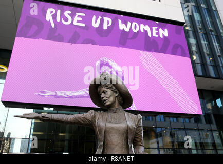 Manchester, UK. 14th Dec 2018. Hundreds witness the unveiling of a statue of Suffragette Emmeline Pankhurst by sculpture designer Hazel Reeves. The day marks 100 years since Women won the vote.Manchester, UK, 14th December 2018 Credit: Barbara Cook/Alamy Live News Stock Photo