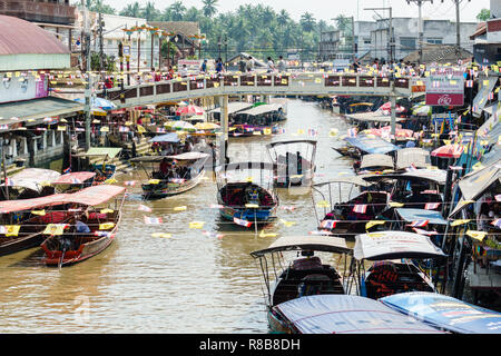 Boats at Amphawa floating market, Thailand Stock Photo