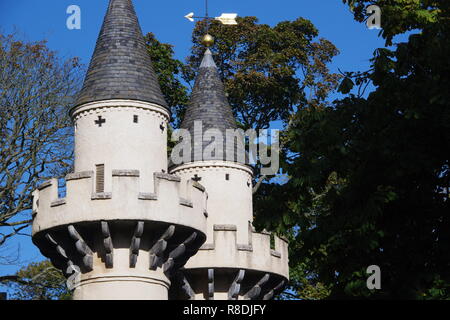 Powis Gate Towers, White Minaret Arched Landmark. On a Sunny Autumn Day against a Blue Sky. Kings College, University of Aberdeen, Scotland, UK. Stock Photo