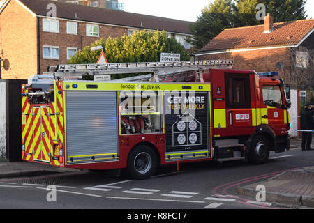 london fire brigade dpl dual purpose ladder vehicle england uk united ...