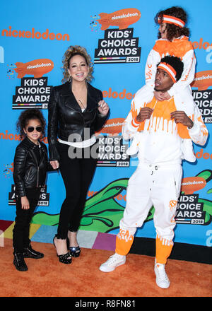 INGLEWOOD, LOS ANGELES, CA, USA - MARCH 24: Monroe Cannon, Mariah Carey, Nick Cannon, Moroccan Cannon at Nickelodeon's 2018 Kids' Choice Awards held at The Forum on March 24, 2018 in Inglewood, Los Angeles, California, United States. (Photo by Xavier Collin/Image Press Agency) Stock Photo