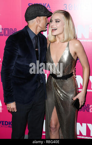 HOLLYWOOD, LOS ANGELES, CA, USA - DECEMBER 05: Craig Gillespie, Margot Robbie at the Los Angeles Premiere Of Neon's 'I, Tonya' held at the Egyptian Theatre on December 5, 2017 in Hollywood, Los Angeles, California, United States. (Photo by Xavier Collin/Image Press Agency) Stock Photo