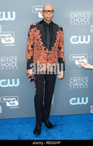 SANTA MONICA, LOS ANGELES, CA, USA - JANUARY 11: RuPaul at the 23rd Annual Critics' Choice Awards held at Barker Hangar on January 11, 2018 in Santa Monica, Los Angeles, California, United States. (Photo by Xavier Collin/Image Press Agency) Stock Photo