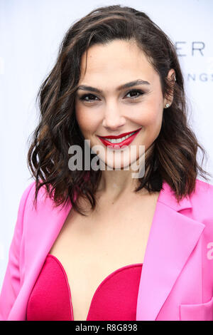 PALM SPRINGS, CA, USA - JANUARY 03: Gal Gadot at the Variety's Creative Impact Awards and 10 Directors to Watch Brunch Red Carpet at the 29th Annual Palm Springs International Film Festival held at the Parker Palm Springs on January 3, 2018 in Palm Springs, California, United States. (Photo by Xavier Collin/Image Press Agency) Stock Photo