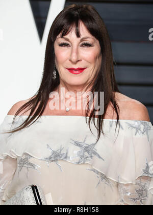 BEVERLY HILLS, LOS ANGELES, CA, USA - FEBRUARY 26: Anjelica Huston arrives at the 2017 Vanity Fair Oscar Party held at the Wallis Annenberg Center for the Performing Arts on February 26, 2017 in Beverly Hills, Los Angeles, California, United States. (Photo by Xavier Collin/Image Press Agency) Stock Photo