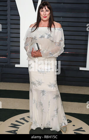 BEVERLY HILLS, LOS ANGELES, CA, USA - FEBRUARY 26: Anjelica Huston arrives at the 2017 Vanity Fair Oscar Party held at the Wallis Annenberg Center for the Performing Arts on February 26, 2017 in Beverly Hills, Los Angeles, California, United States. (Photo by Xavier Collin/Image Press Agency) Stock Photo