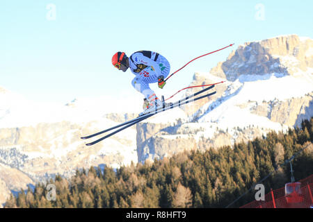 Val Gardena, Groeden, Italy. 15th Dec, 2018. FIS Alpine Ski, Mens Downhill; Christof Innerhofer ITA in action in the air after a jump Credit: Action Plus Sports/Alamy Live News Stock Photo