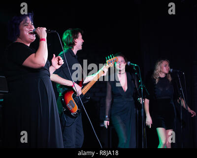 Hannah Williams and the Affirmations  performing at La [2] de Apolo, Barcelona, Spain. Photo: Mariano Anton. December 2018 Stock Photo