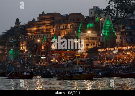 India, Uttar Pradesh, Varanasi, Ganga Aarti ceremony at Dashashwamedh ghat Stock Photo