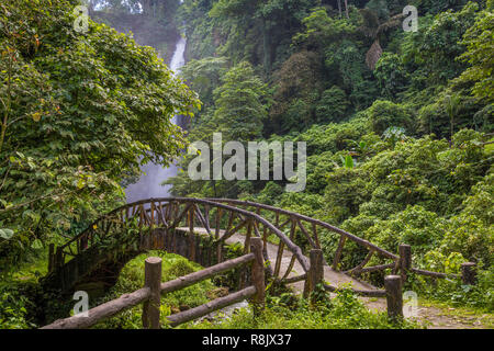 Vergnügen am Lake Cebu und der Zip Line auf den Philippinen Stock Photo