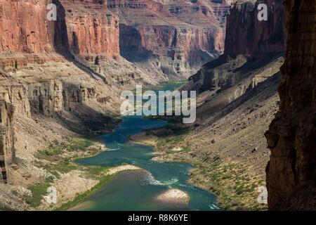 United States, Arizona, Grand Canyon National Park, rafting down the Colorado river between Lee's Ferry near Page and Phantom Ranch, white waters, cliff hanging Païue granaries of Nankoweap Stock Photo