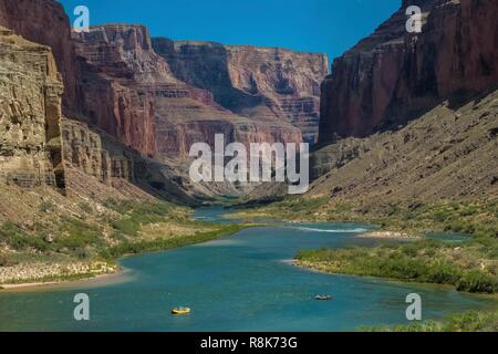 United States, Arizona, Grand Canyon National Park, rafting down the Colorado river between Lee's Ferry near Page and Phantom Ranch, white waters, cliff hanging Païue granaries of Nankoweap Stock Photo