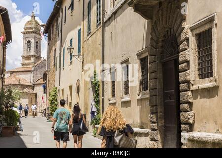 Italy, Tuscany, Val d'Orcia listed as World Heritage by UNESCO, San Quirico d'Orcia, the Collegiata, view of the romanesque collegiate church Stock Photo