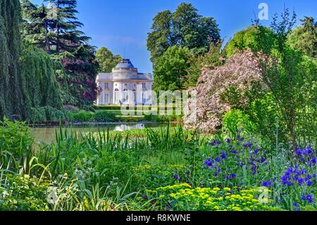 France, Paris, bois de Boulogne, the park and the castle of Bagatelle Stock Photo