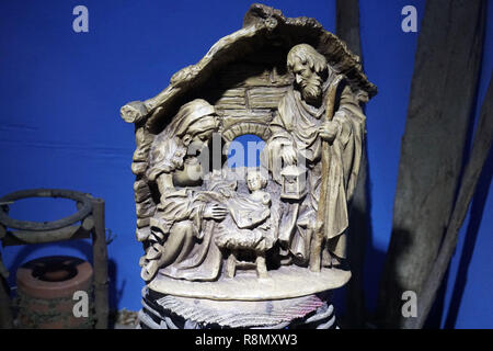 Sao Paulo, Brazil. 16th Dec 2018. Exhibition of cribs in SP - The 29th Franciscan cribs Exhibition takes place in the Largo SÃ£o Francisco church in SÃ£o Paulo. Cribs and representations of the Holy Family are composed of varied materials such as clay, pottery, seeds, fabric, moss, jute and rope. The show brings together works from various countries, such as Brazil, Germany, Chile, Mexico, Spain, Egypt, Peru, Italy and the Philippines. Credit: Cris Faga/ZUMA Wire/Alamy Live News Stock Photo